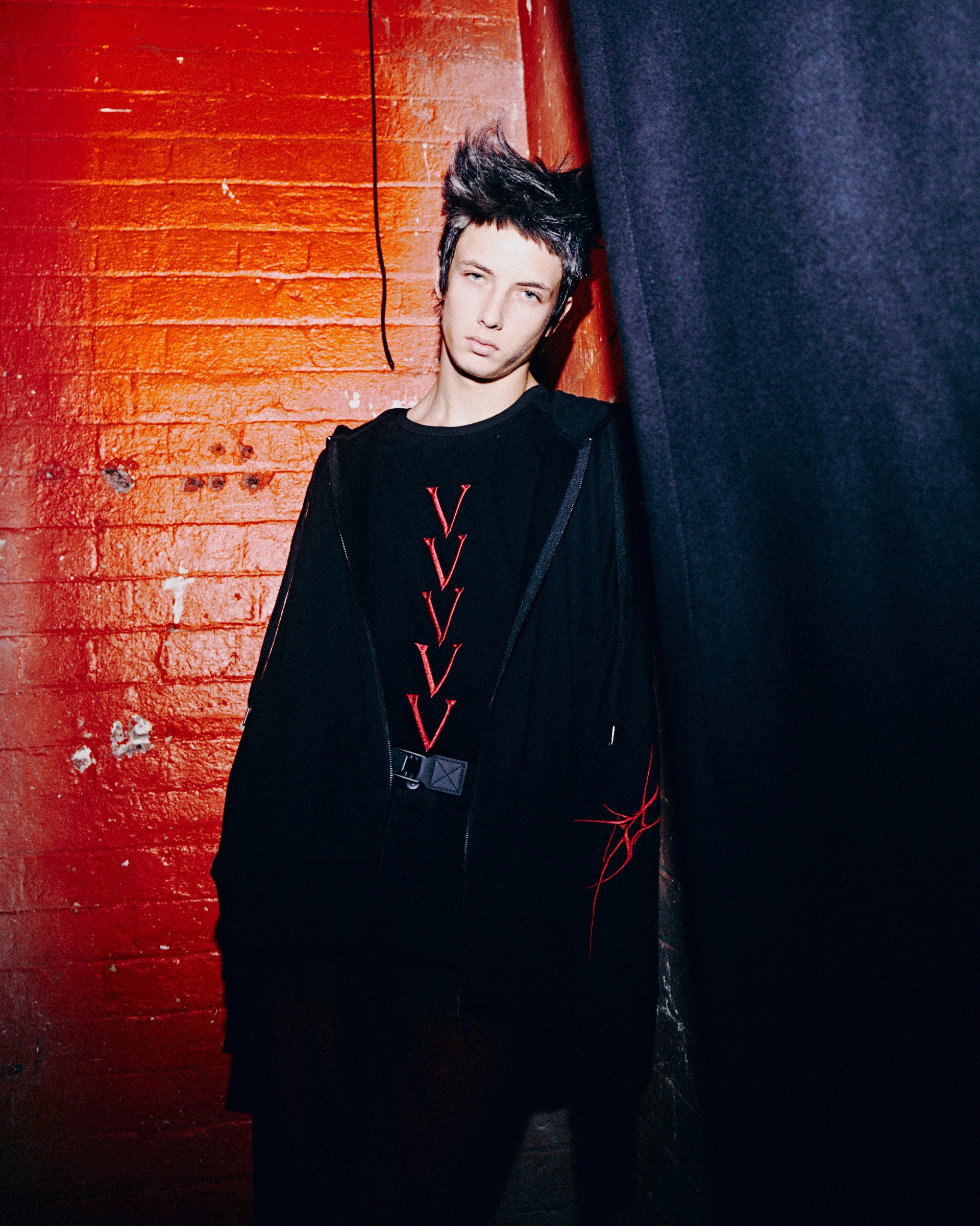 VVVVV ZIP UP HOODIE