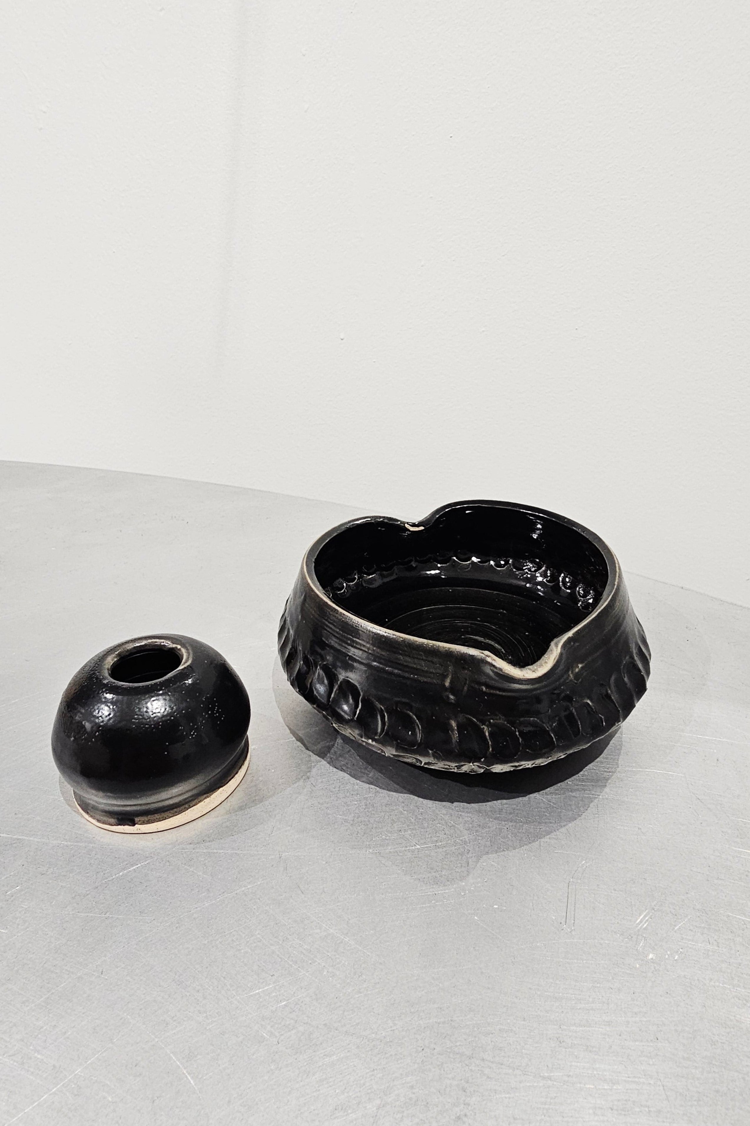 IN/EX 'HEART' MATCHA BOWL & WHISK HOLDER SET