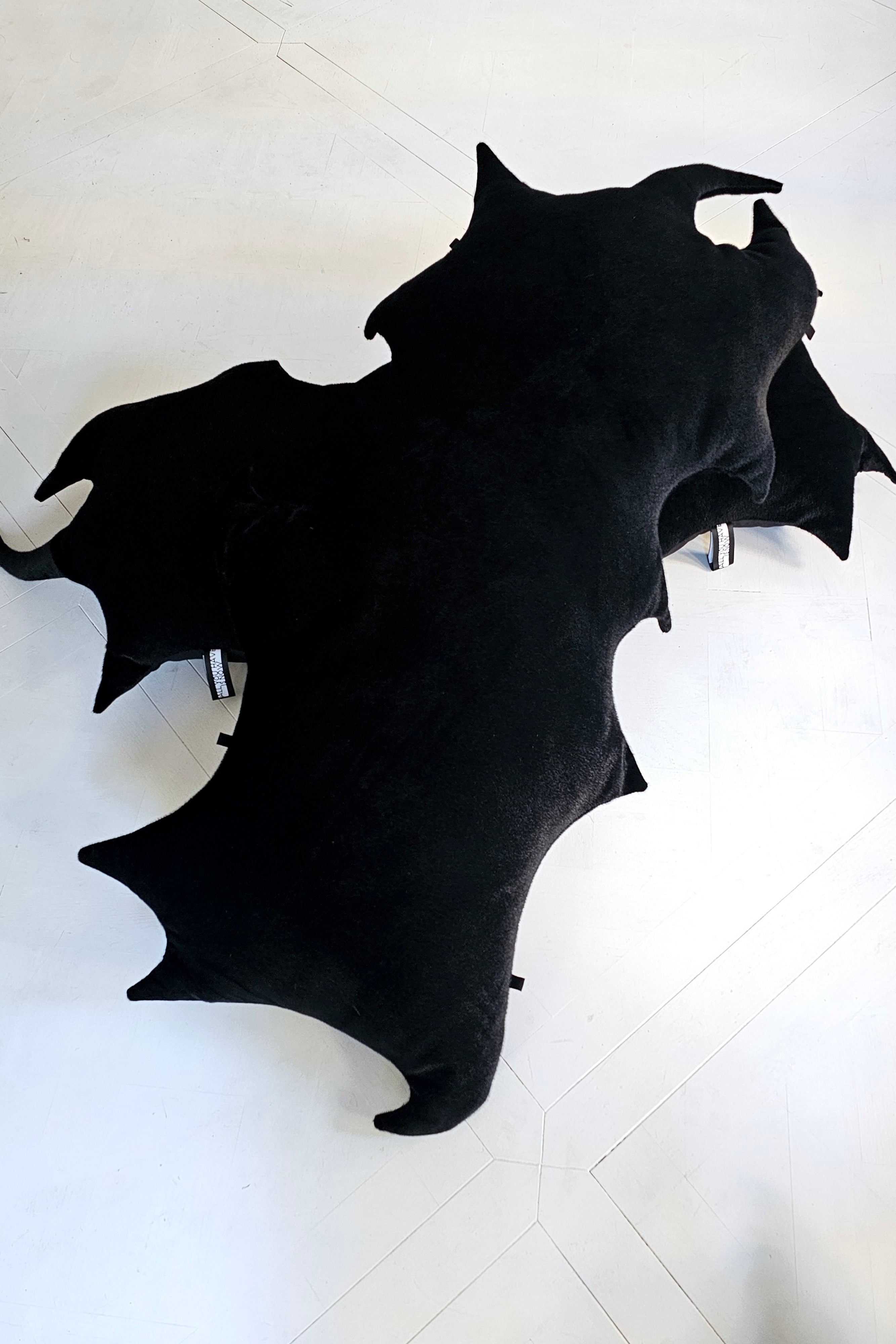 BABY MONSTER 2-SEATER CUSHION