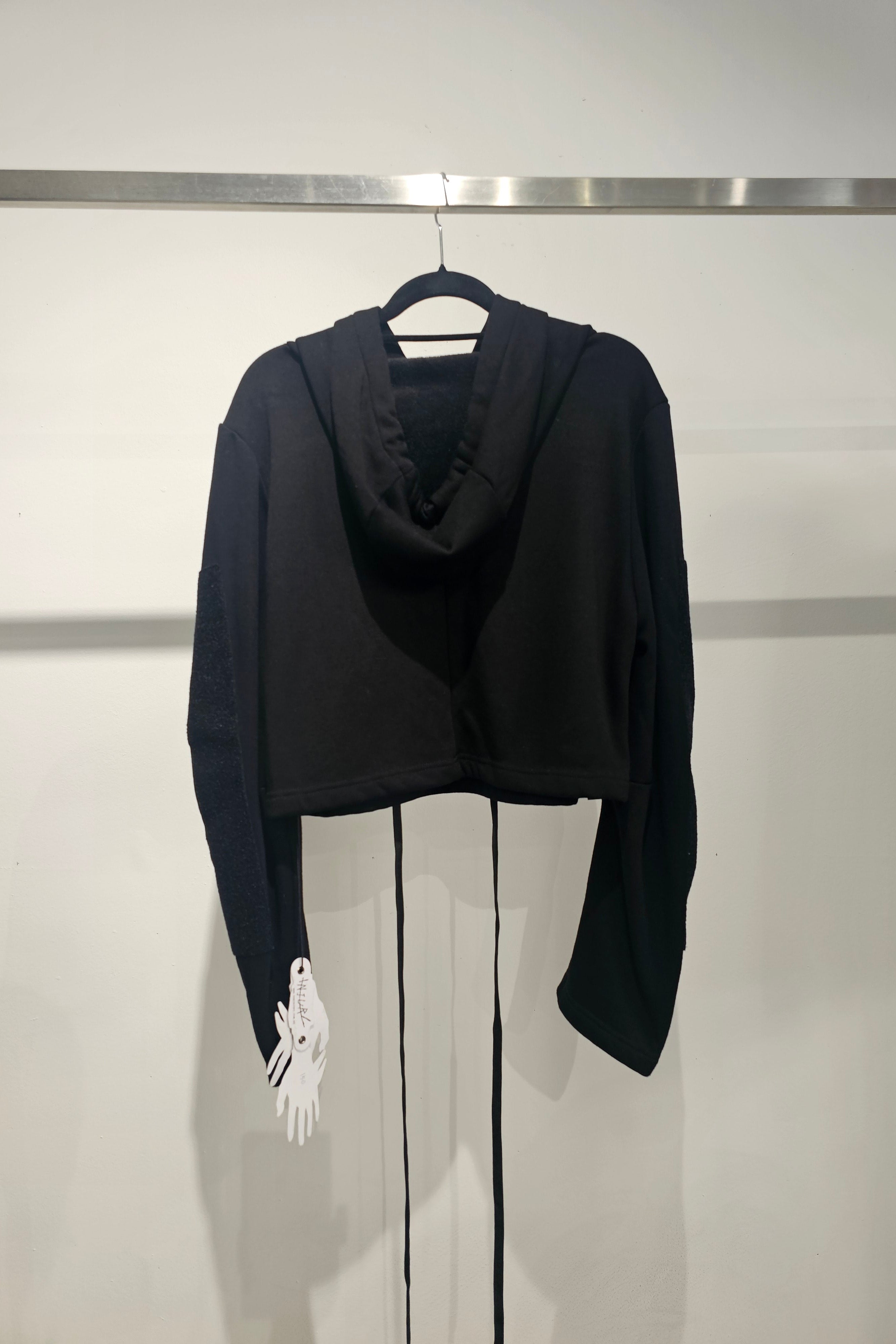 CROPPED HOODIE