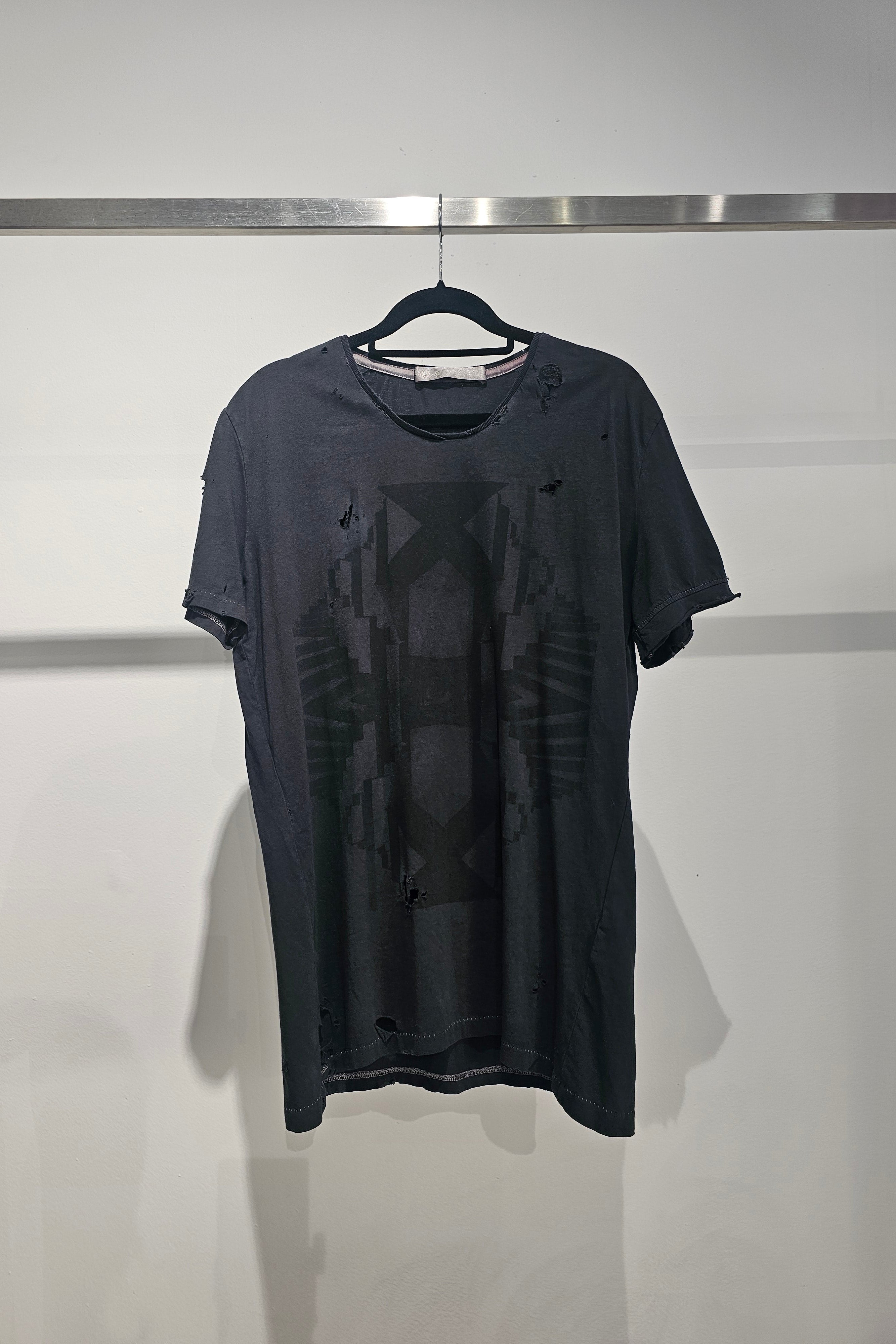 Geometric Tshirt - Distressed