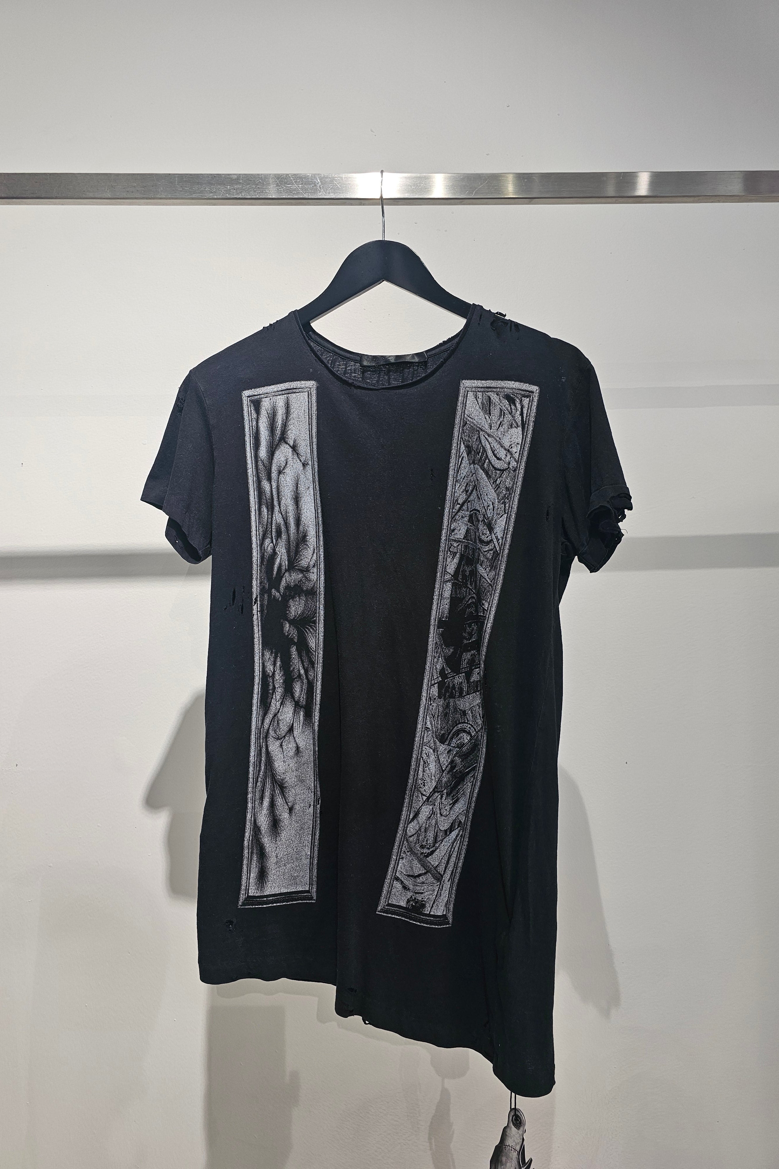Monolith Tshirt - Distressed