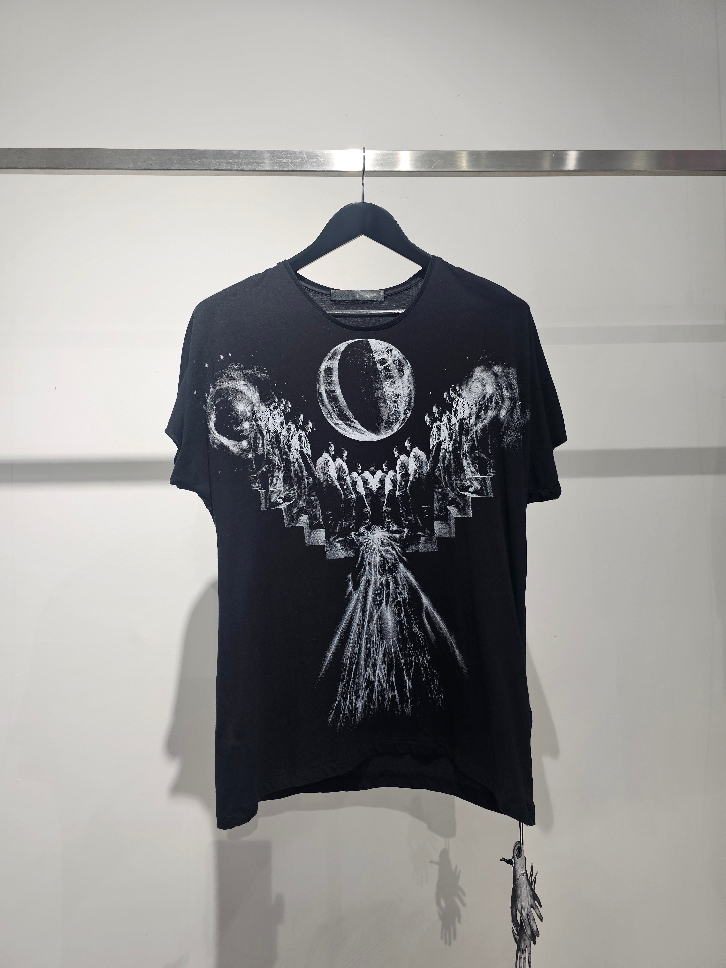 Moon print tshirt