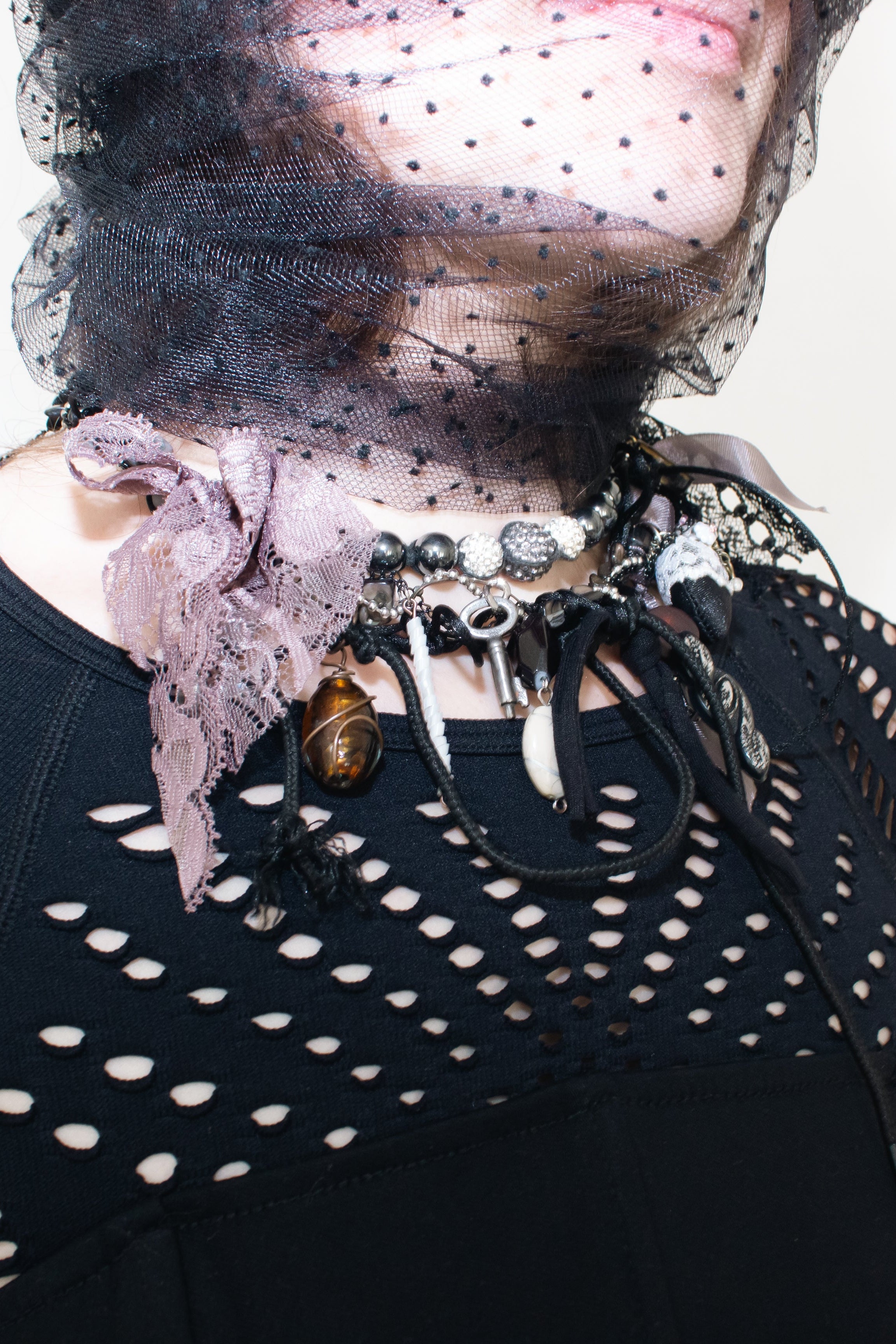 BARYTE NECKLACE