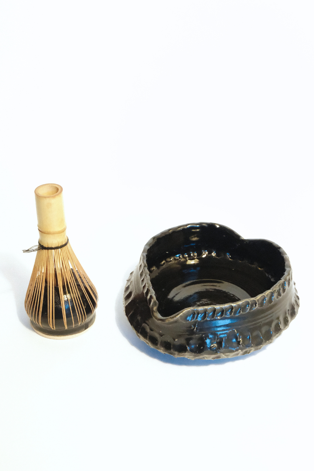 IN/EX 'HEART' MATCHA BOWL & WHISK HOLDER SET