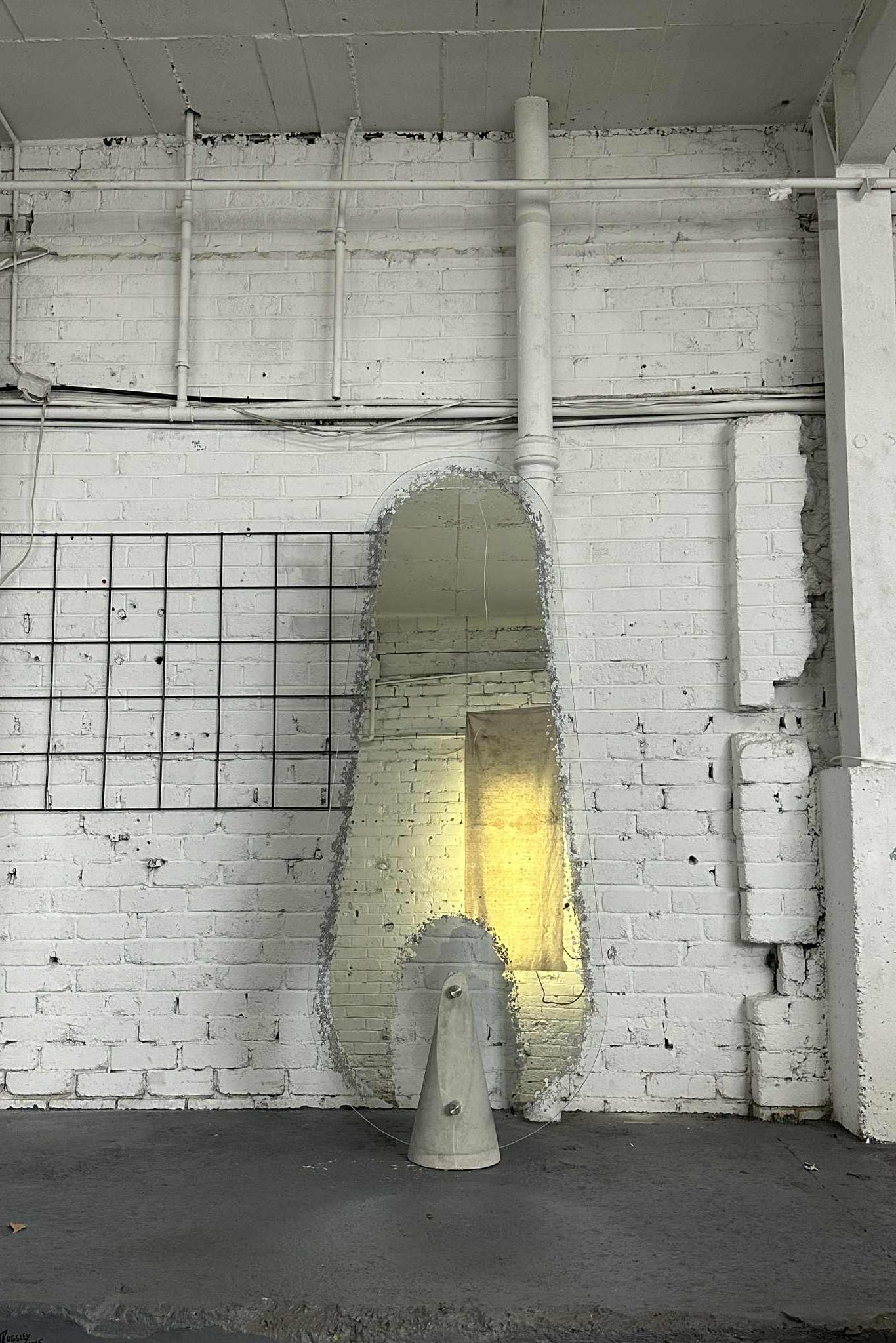 FADE BASE MIRROR
