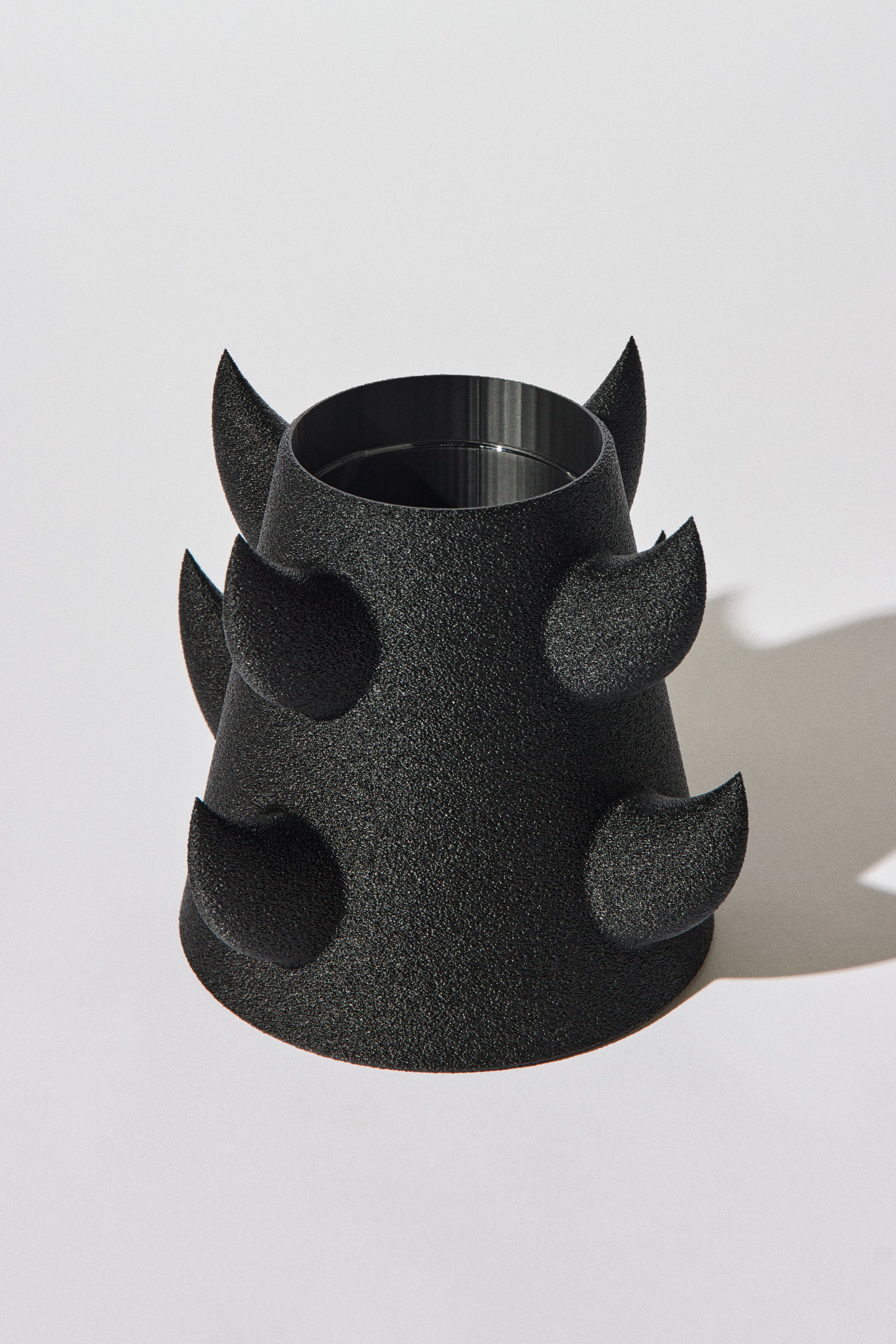 FANG IT VASE