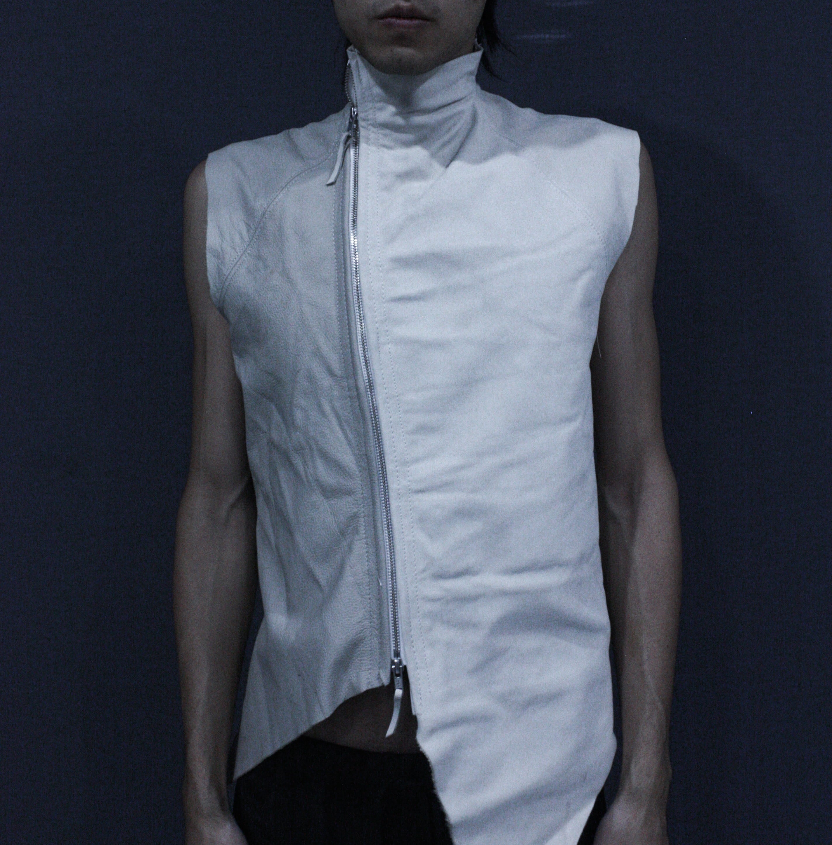 WHITE SIDE ZIP RAW LEATHER VEST