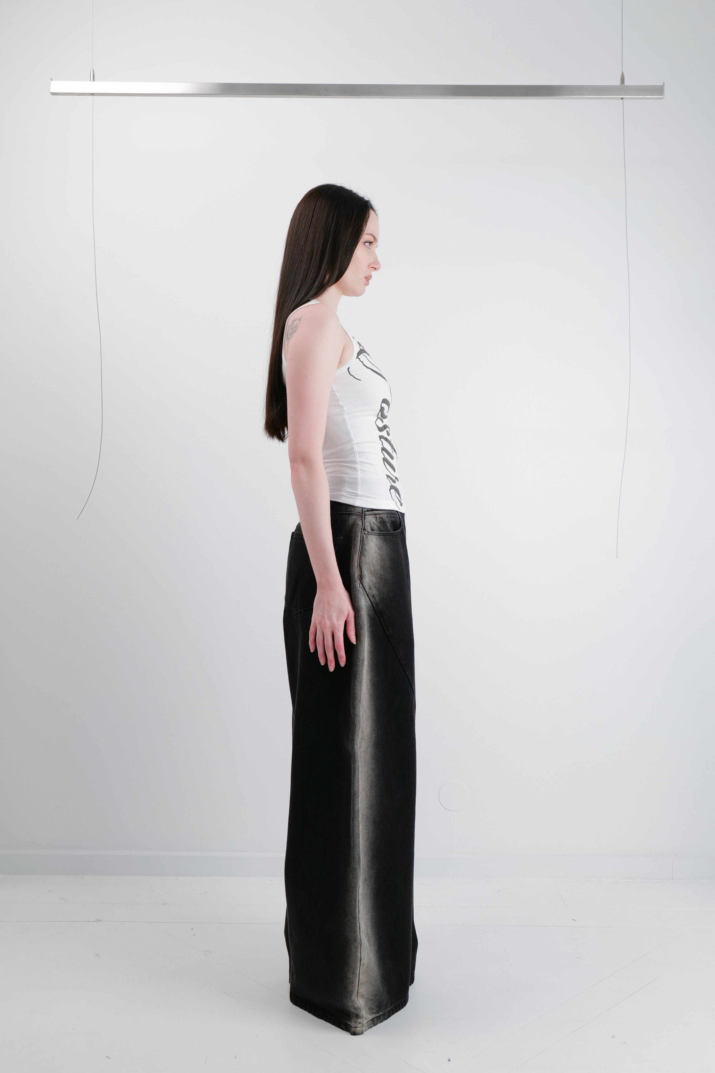 SCRIPT SINGLET TOP