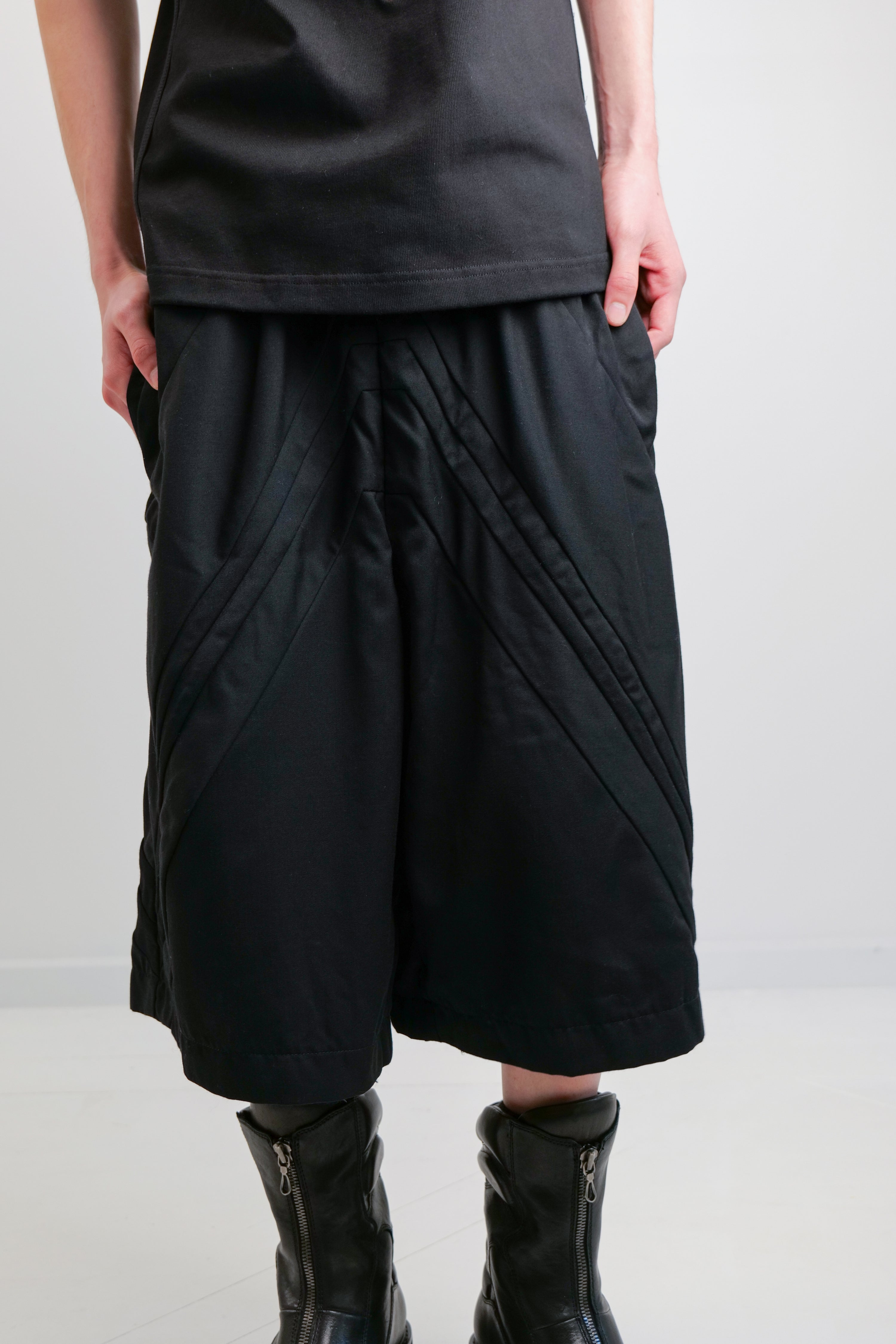 V WIDE LEG SHORTS