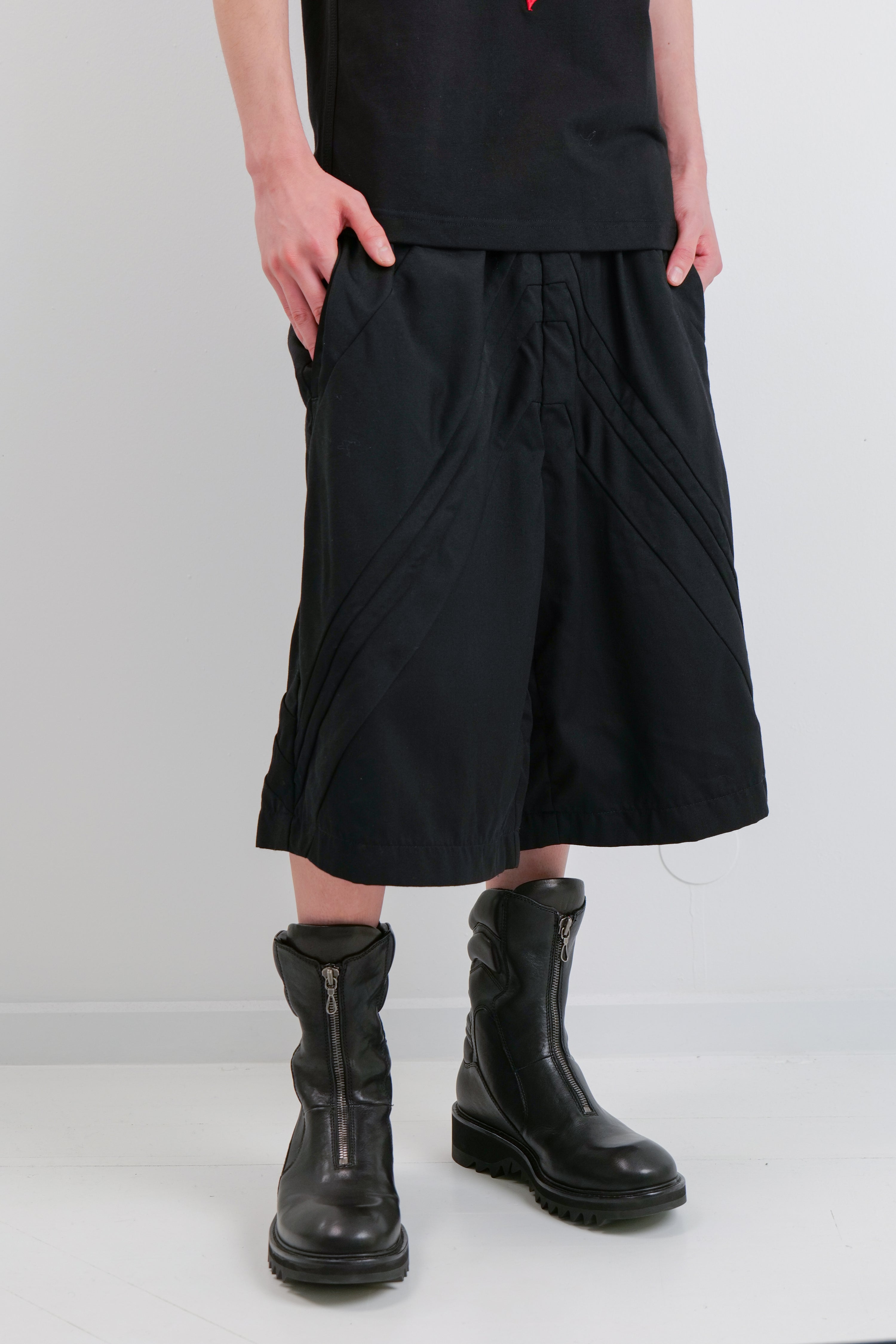 V WIDE LEG SHORTS